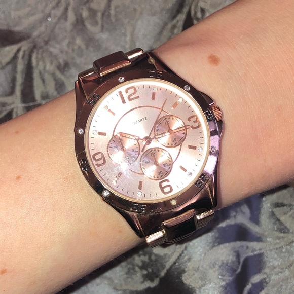 Rose Gold Quartz Watch - Picture 5 of 5